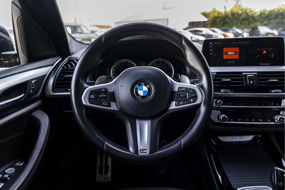 BMW X3 xDrive20i High Executive M-Sport uit 2019, foto 7
