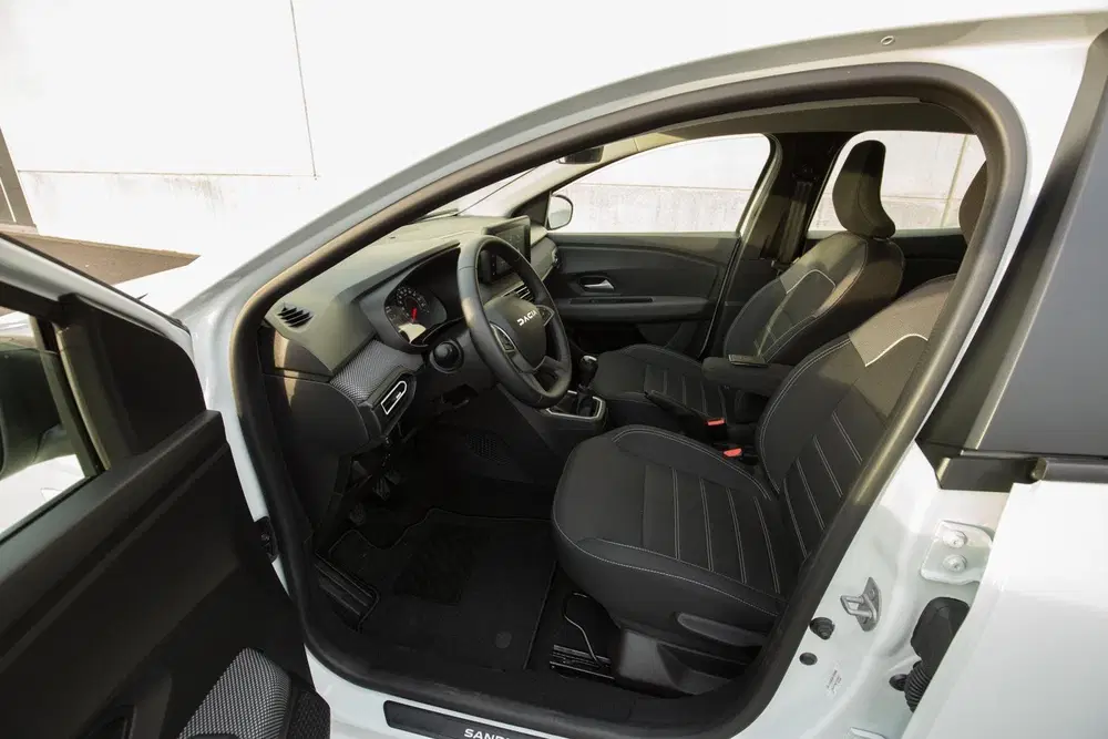 Dacia Sandero 1.0 TCe 90 Journey uit 2025, foto 10