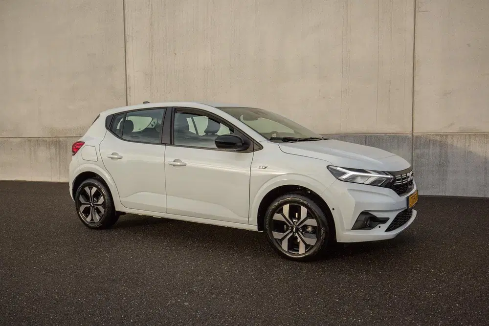 Dacia Sandero 1.0 TCe 90 Journey uit 2025, foto 2