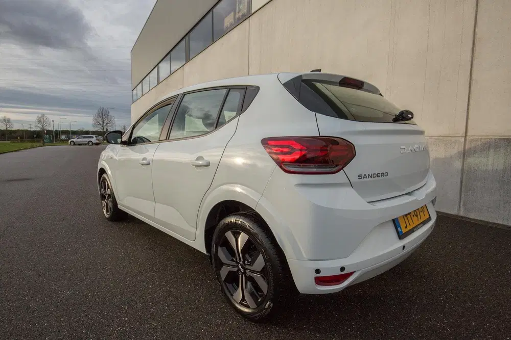 Dacia Sandero 1.0 TCe 90 Journey uit 2025, foto 6