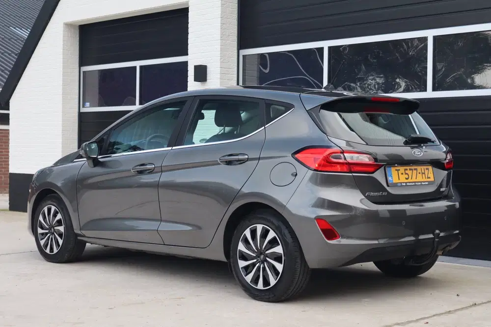Ford Fiesta 1.0 EcoBoost 125pk Hybrid Titanium uit 2023, foto 3