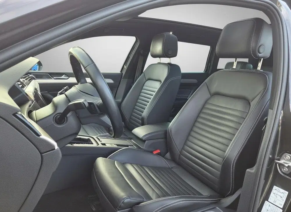 Volkswagen Passat 1.5 TSI R-Line uit 2023, foto 5