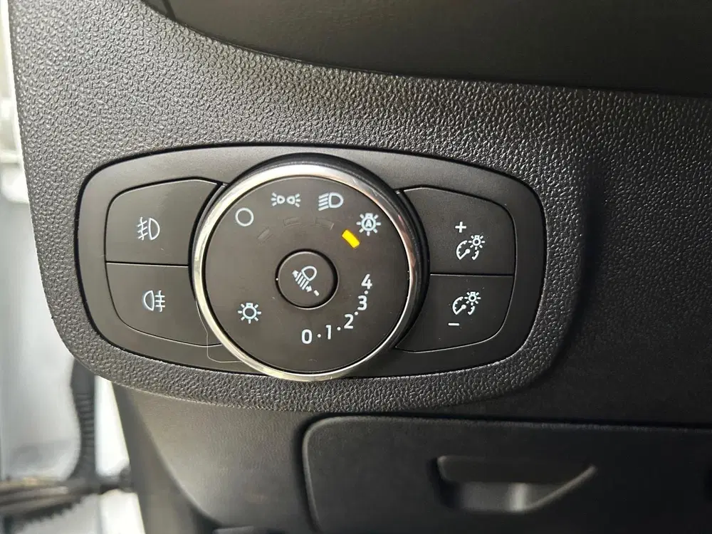 Ford Fiesta 1.0 EcoBoost Hybrid Titanium uit 2023, foto 12