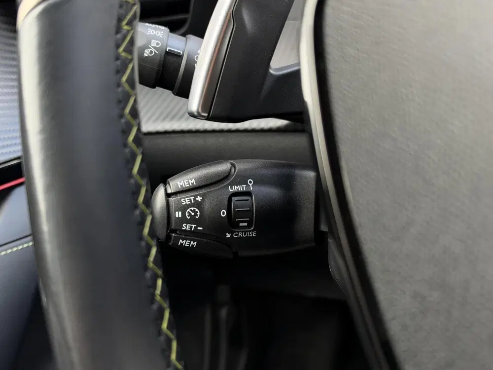 Peugeot 208 1.2 PureTech GT Automaat uit 2023, foto 10