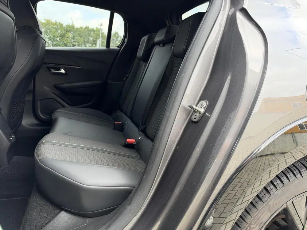 Peugeot 208 1.2 PureTech GT Automaat uit 2023, foto 6