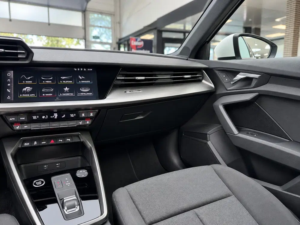 Audi A3 40 TFSI e Edition uit 2021, foto 13