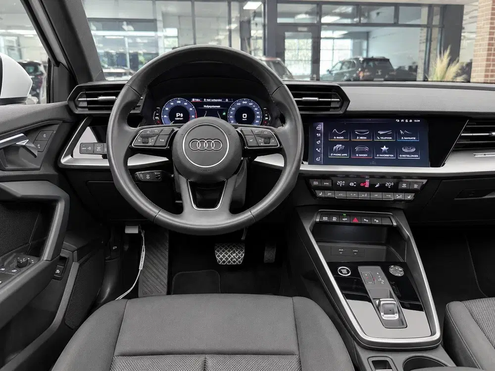 Audi A3 40 TFSI e Edition uit 2021, foto 15