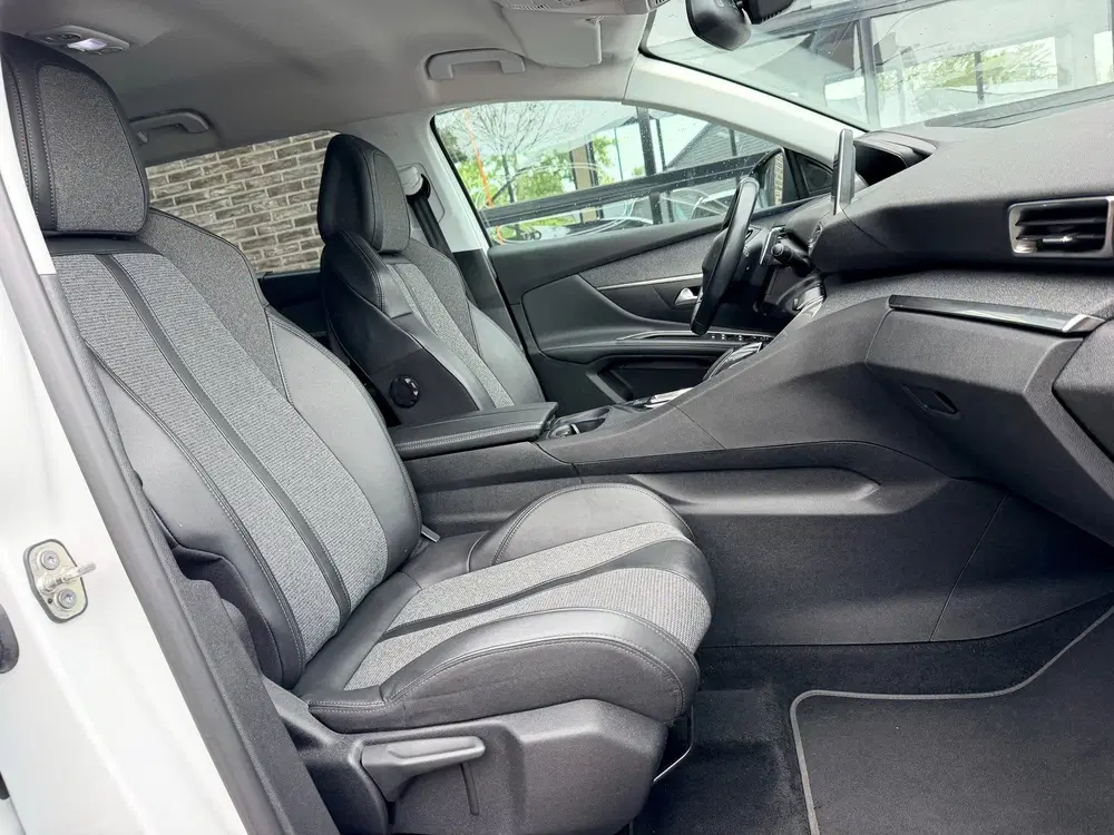 Peugeot 5008 1.2 PureTech Blue Lease Premium uit 2019, foto 13