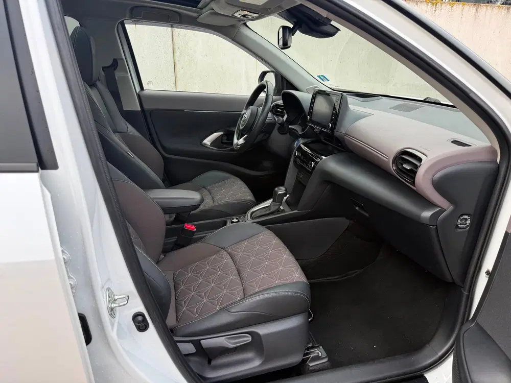 Toyota Yaris Cross 1.5 Hybrid uit 2022, foto 15