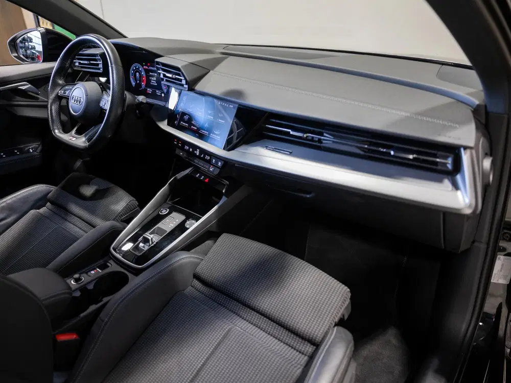 Audi A3 30 TFSI S-Line edition uit 2020, foto 5