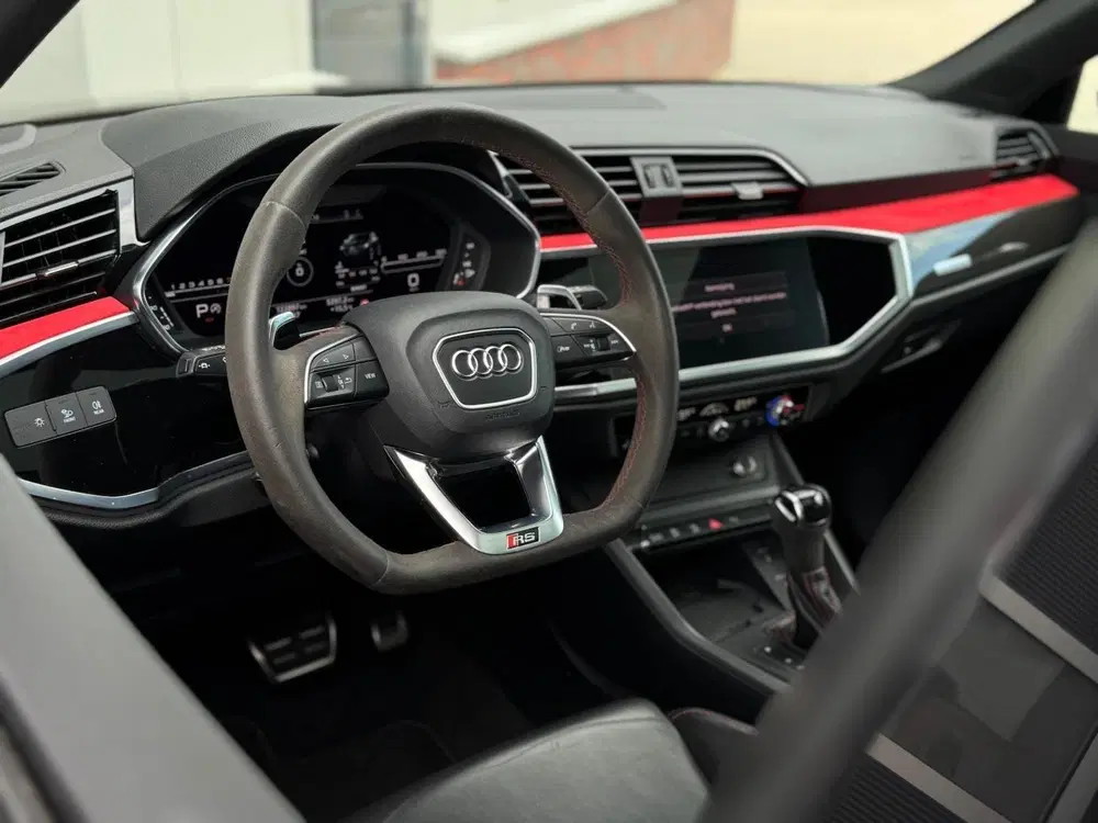 Audi RS Q3 2.5 TFSI uit 2021, foto 10