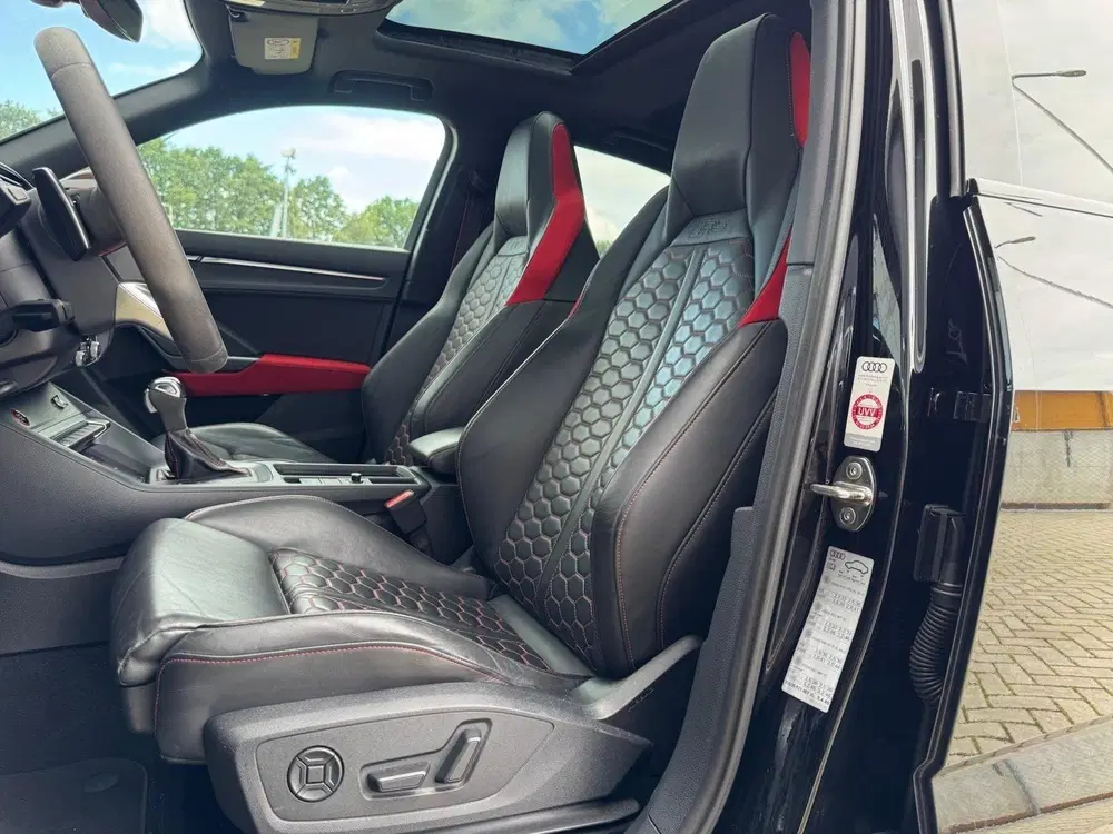 Audi RS Q3 2.5 TFSI uit 2021, foto 5