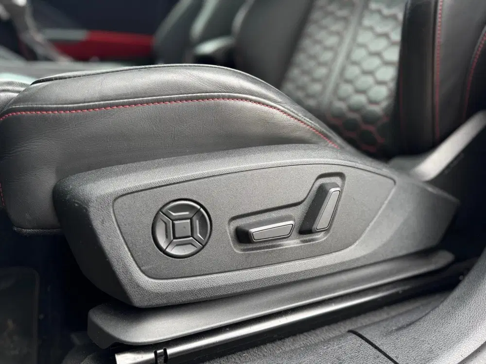 Audi RS Q3 2.5 TFSI uit 2021, foto 6