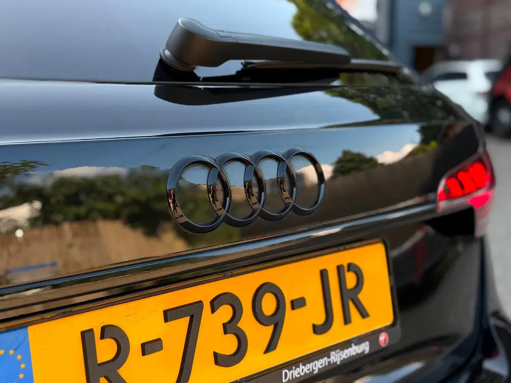 Audi A4 35 TFSI S edition uit 2022, foto 13