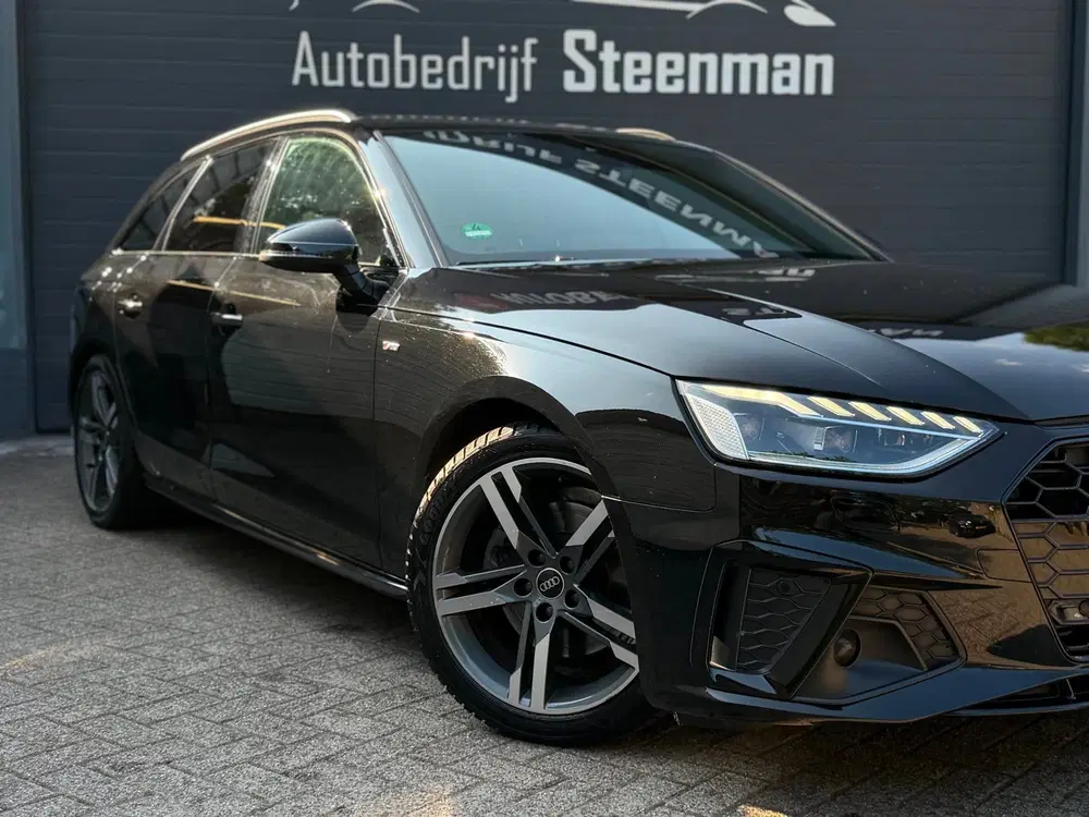 Audi A4 35 TFSI S edition uit 2022, foto 7
