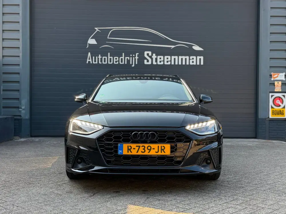 Audi A4 35 TFSI S edition uit 2022, foto 9