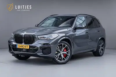 BMW X5 xDrive45e M-Sport Dravitgrau uit 2022