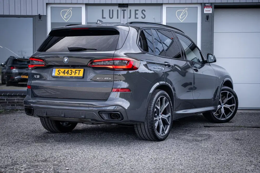 BMW X5 xDrive45e M-Sport Dravitgrau uit 2022, foto 10