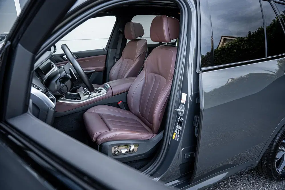 BMW X5 xDrive45e M-Sport Dravitgrau uit 2022, foto 4