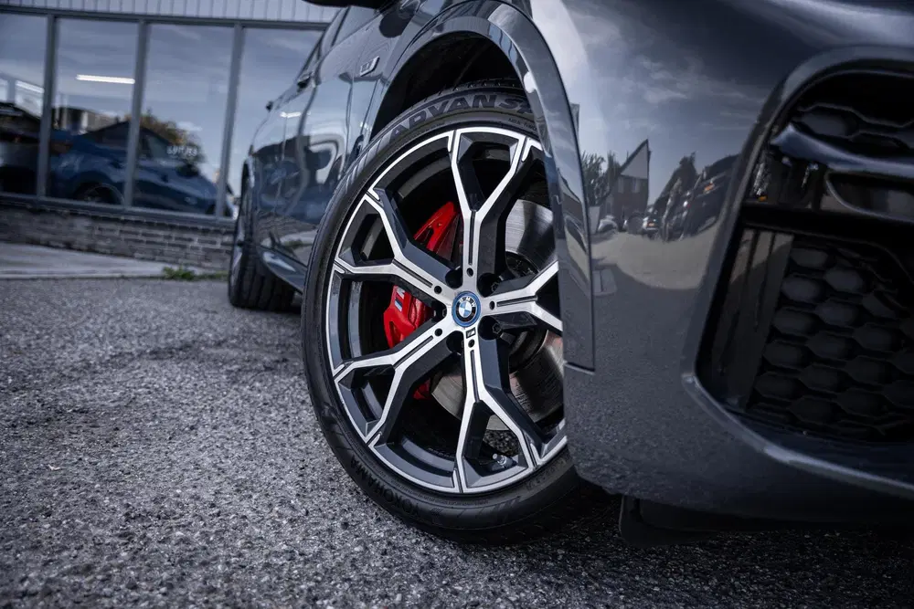 BMW X5 xDrive45e M-Sport Dravitgrau uit 2022, foto 8