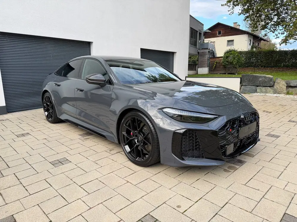 Audi RS5 HYBRID uit 2026, foto 3