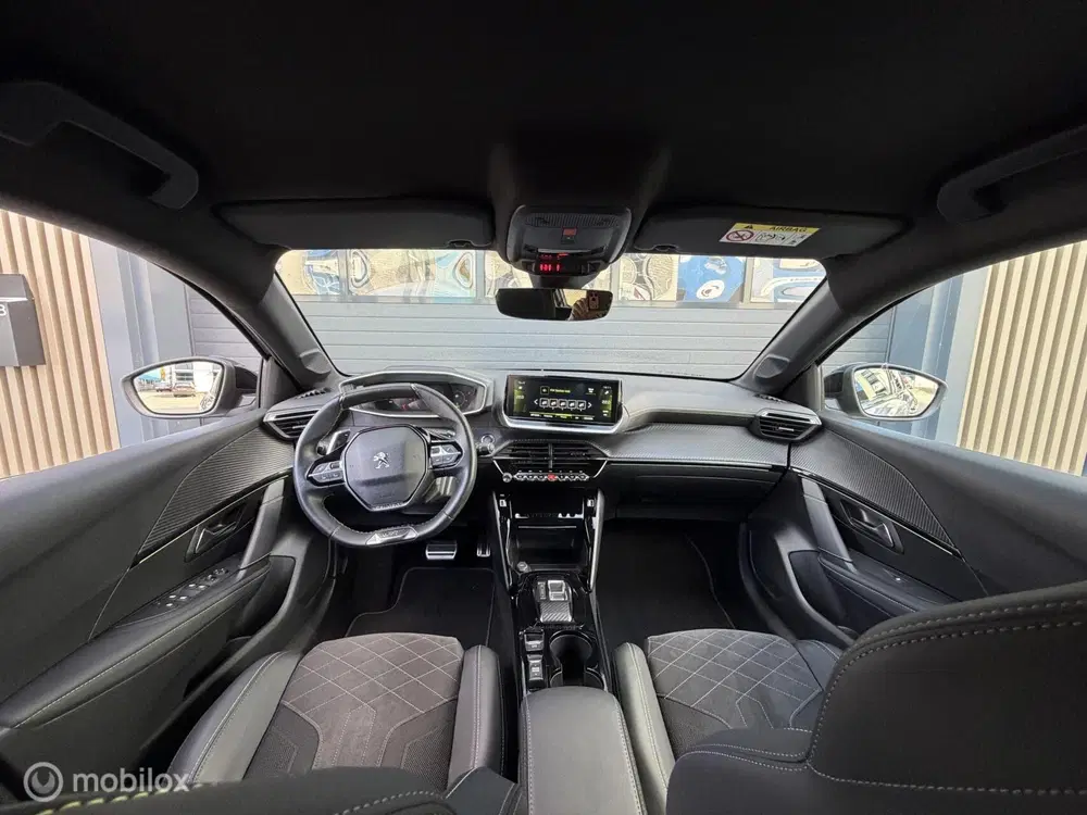 Peugeot 208 1.2 PureTech GT Pack uit 2022, foto 13