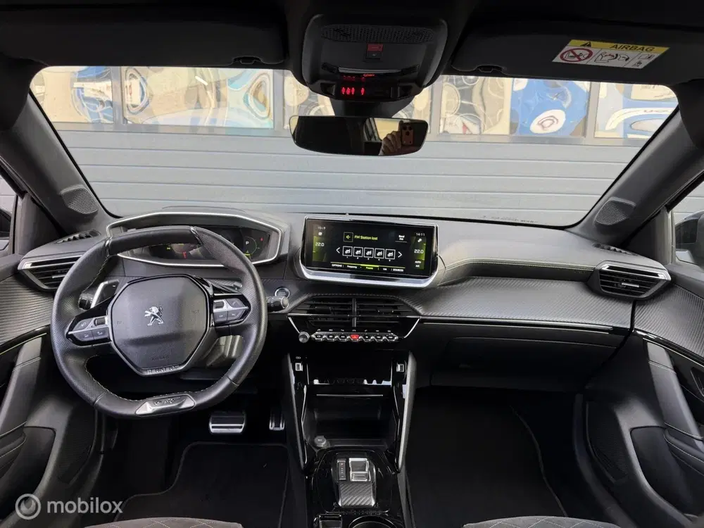 Peugeot 208 1.2 PureTech GT Pack uit 2022, foto 14