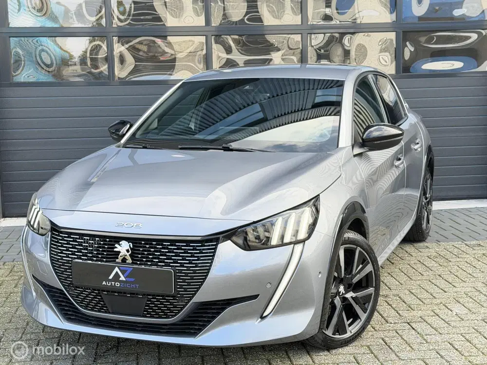 Peugeot 208 1.2 PureTech GT Pack uit 2022, foto 2