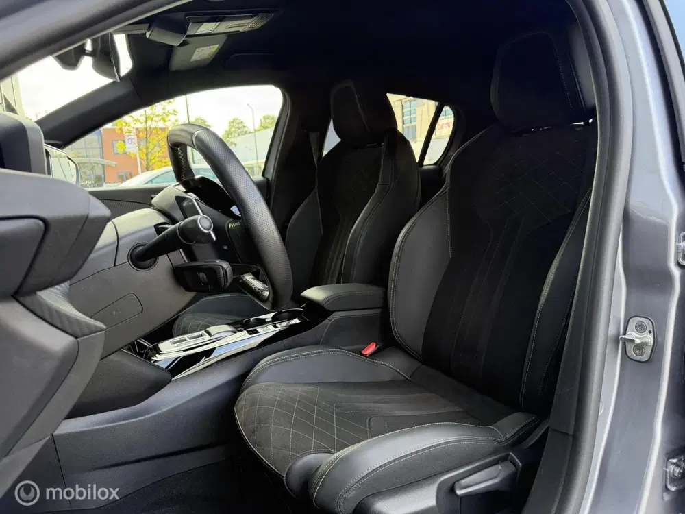 Peugeot 208 1.2 PureTech GT Pack uit 2022, foto 9
