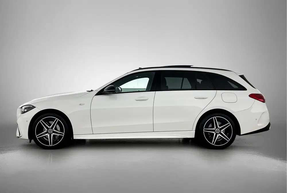 Mercedes-Benz C-Klasse 300 e AMG Plug-In Hybride uit 2025, foto 3