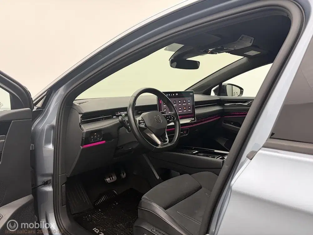 Volkswagen ID.7 Pro 77 kWh trekhaak uit 2024, foto 7