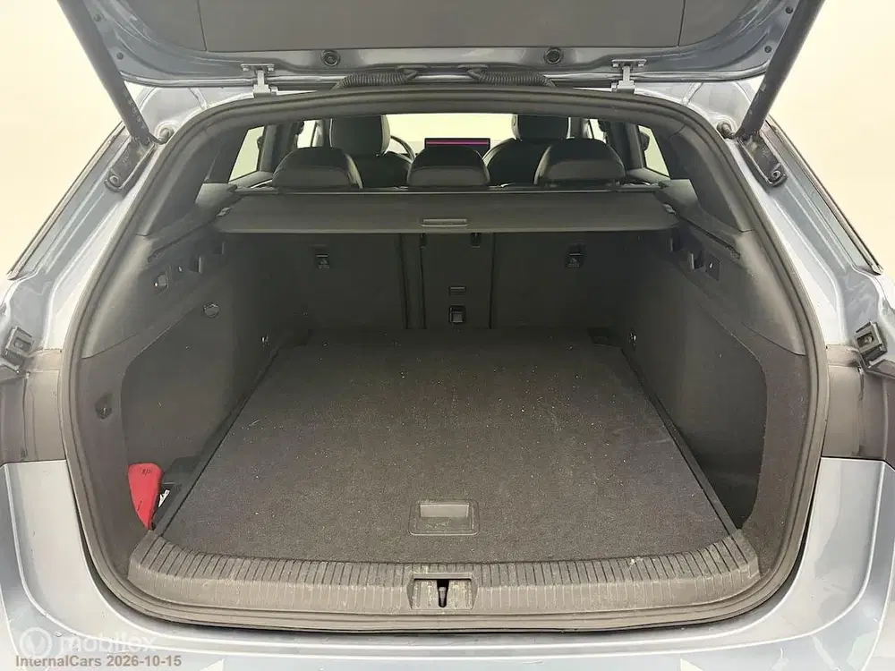 Volkswagen ID.7 Pro 77 kWh trekhaak uit 2024, foto 8