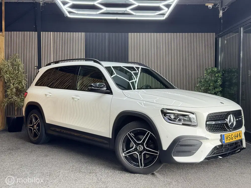 Mercedes-Benz GLB Mercedes GLB 200 4MATIC AMG Line 7p. uit 2022, foto 3