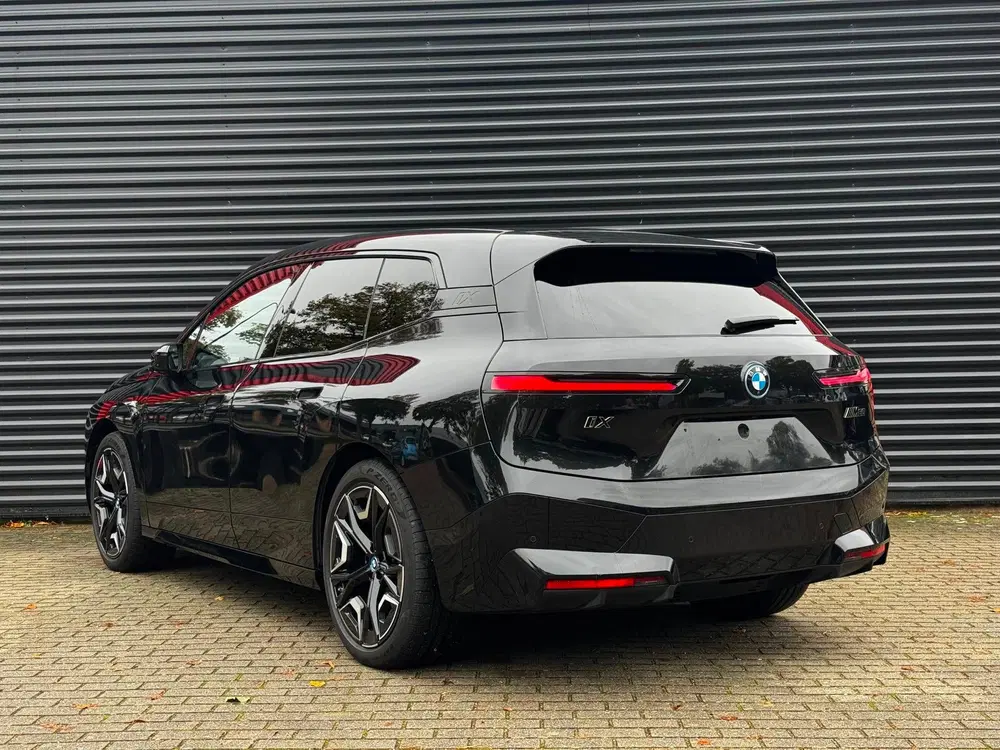 BMW iX M60 112 kWh uit 2023, foto 2