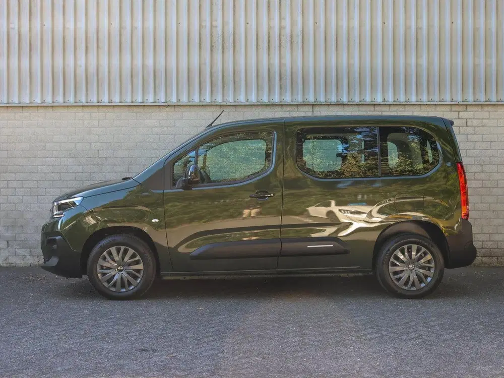 Citroën Berlingo Feel L1 50 kWh 136pk uit 2025, foto 2