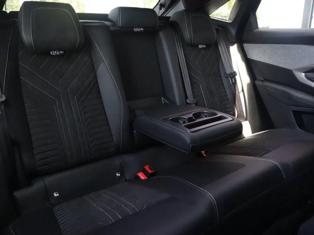 Peugeot 3008 Launch Edition EV 73 kWh 325pk Dual Motor uit 2026, foto 8