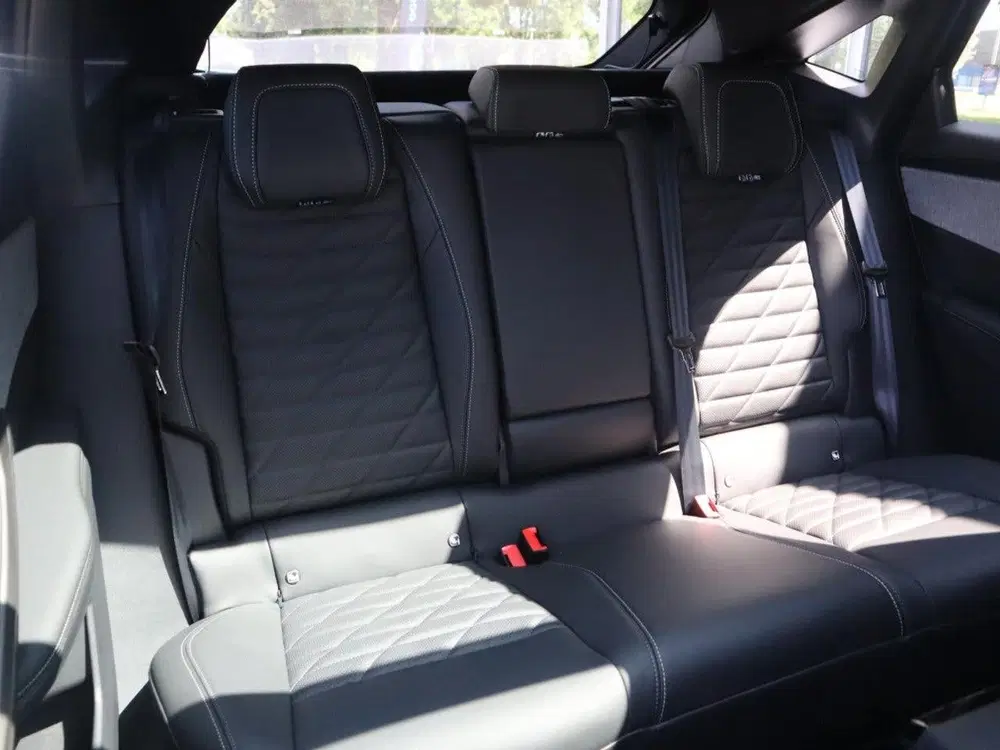 Peugeot 3008 Launch Edition EV 73 kWh 325pk Dual Motor uit 2026, foto 8