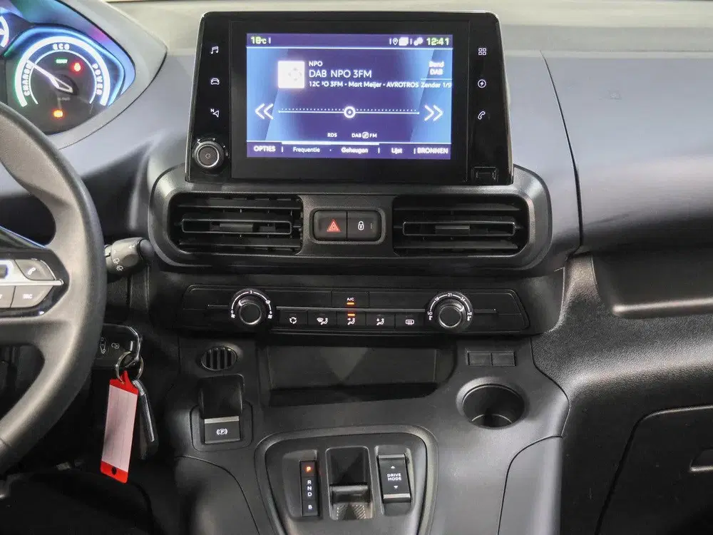 Peugeot Rifter EV Allure Pack 50 kWh 136PK uit 2023, foto 15