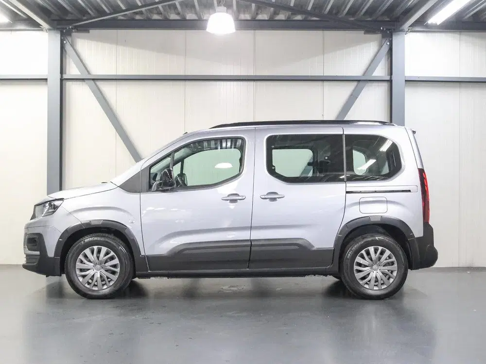 Peugeot Rifter EV Allure Pack 50 kWh 136PK uit 2023, foto 2