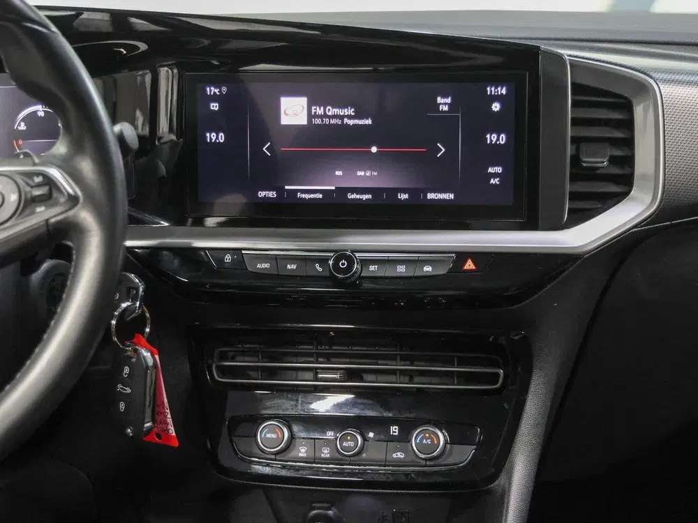 Opel Mokka 130PK Elegance uit 2021, foto 14
