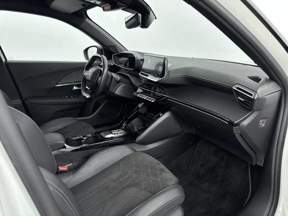 Peugeot 2008 SUV EV GT Pack 50 kWh 136pk uit 2023, foto 14