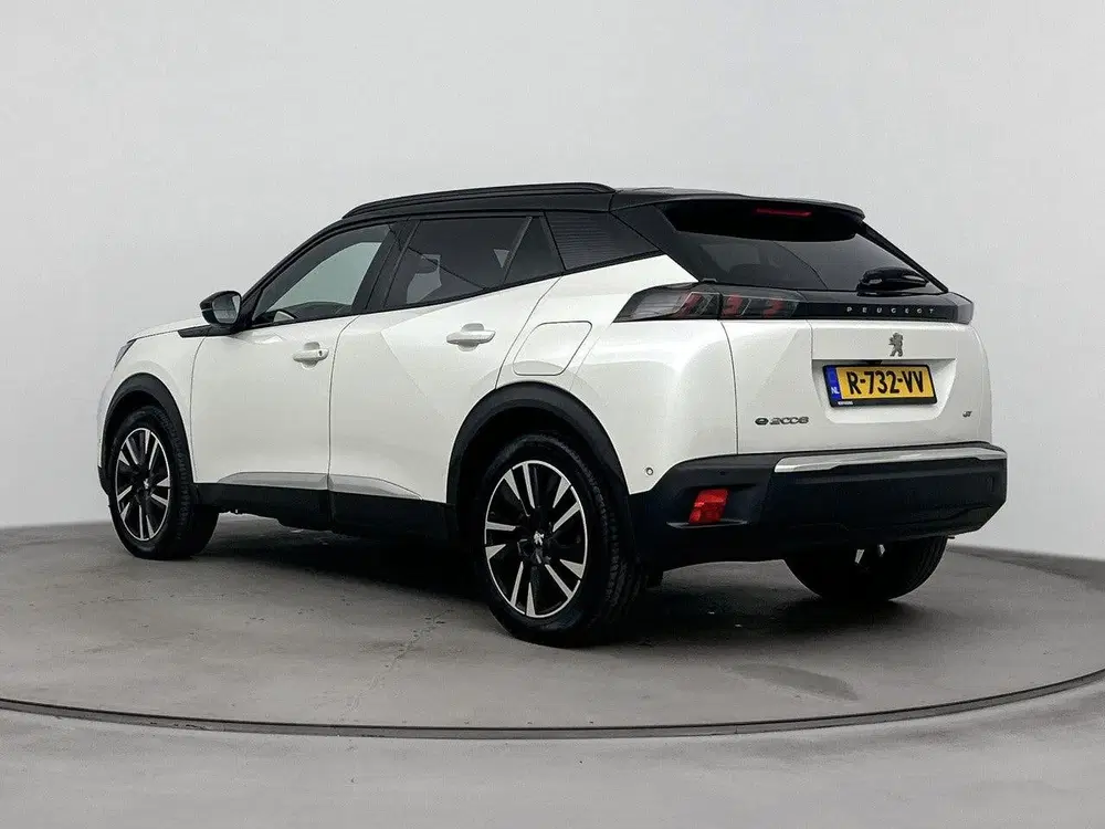 Peugeot 2008 SUV EV GT Pack 50 kWh 136pk uit 2023, foto 3