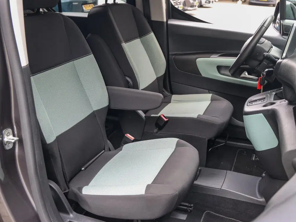 Citroën Berlingo XL Feel 50 kWh 136pk uit 2022, foto 11