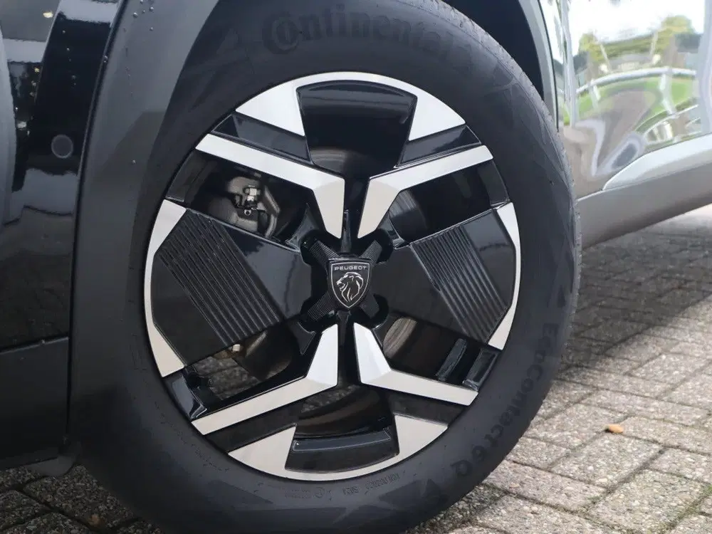 Peugeot 2008 Allure EV 50kWh 136pk uit 2025, foto 12