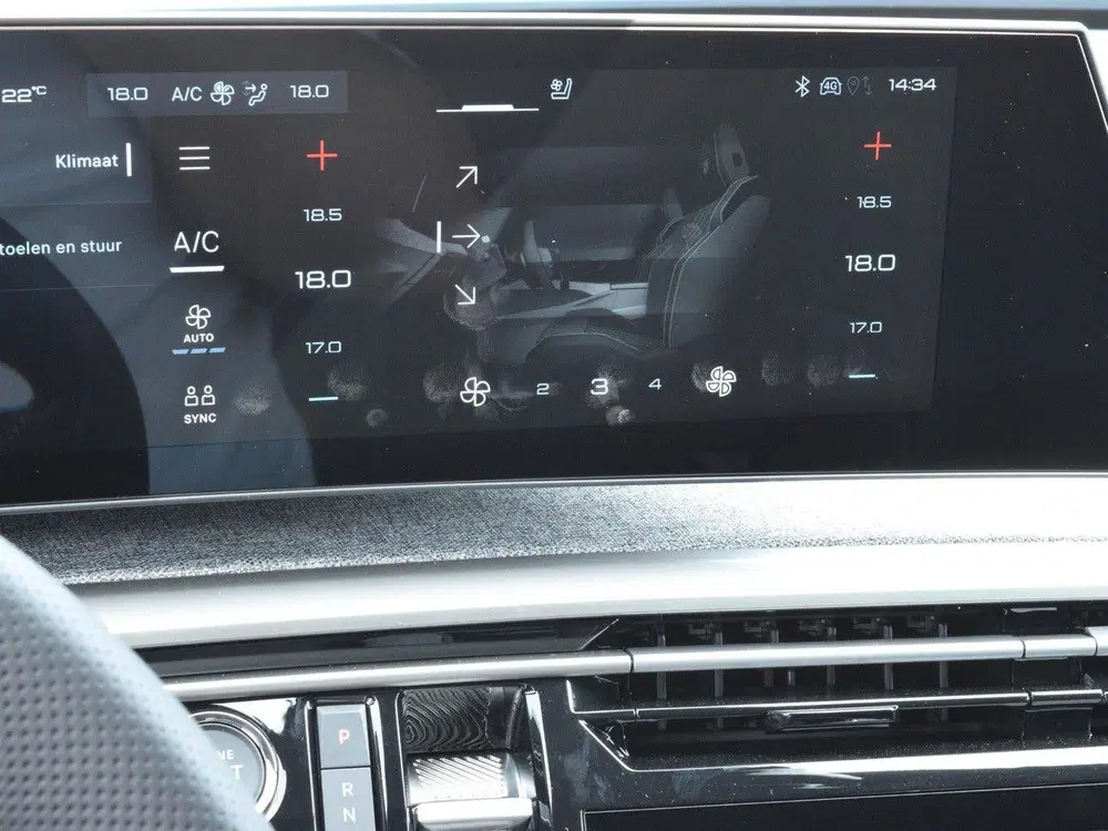 Peugeot 3008 1.2 Hybrid 145 GT Exclusive LEDEREN BEKLED uit 2026, foto 12