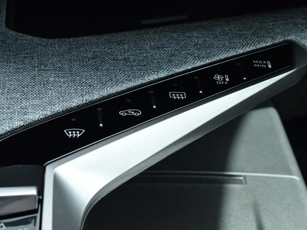 Peugeot 3008 1.2 Hybrid 145 GT Exclusive LEDEREN BEKLED uit 2026, foto 15