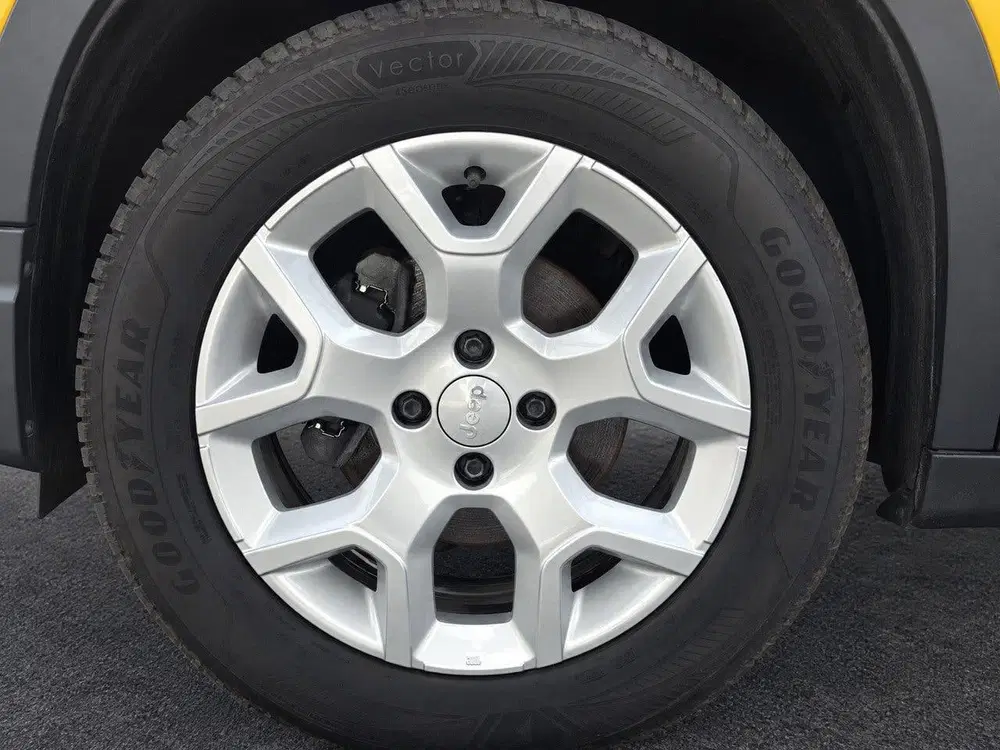 Jeep Avenger 1.2 Longitude Camera uit 2025, foto 12