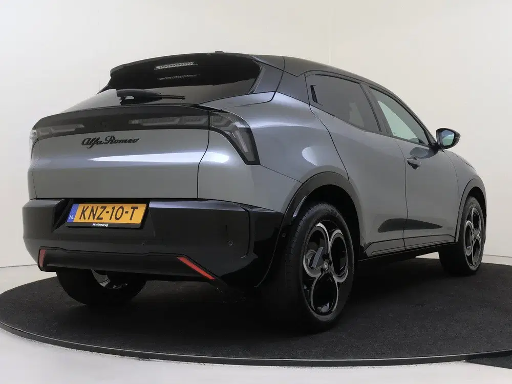 Alfa Romeo Junior Elettrica Ti 54 kWh Direct rijden uit 2026, foto 11
