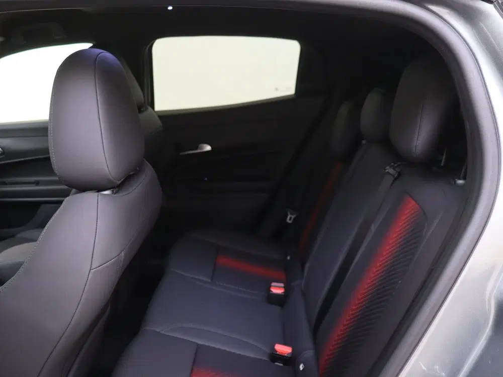 Alfa Romeo Junior Elettrica Ti 54 kWh Direct rijden uit 2026, foto 12