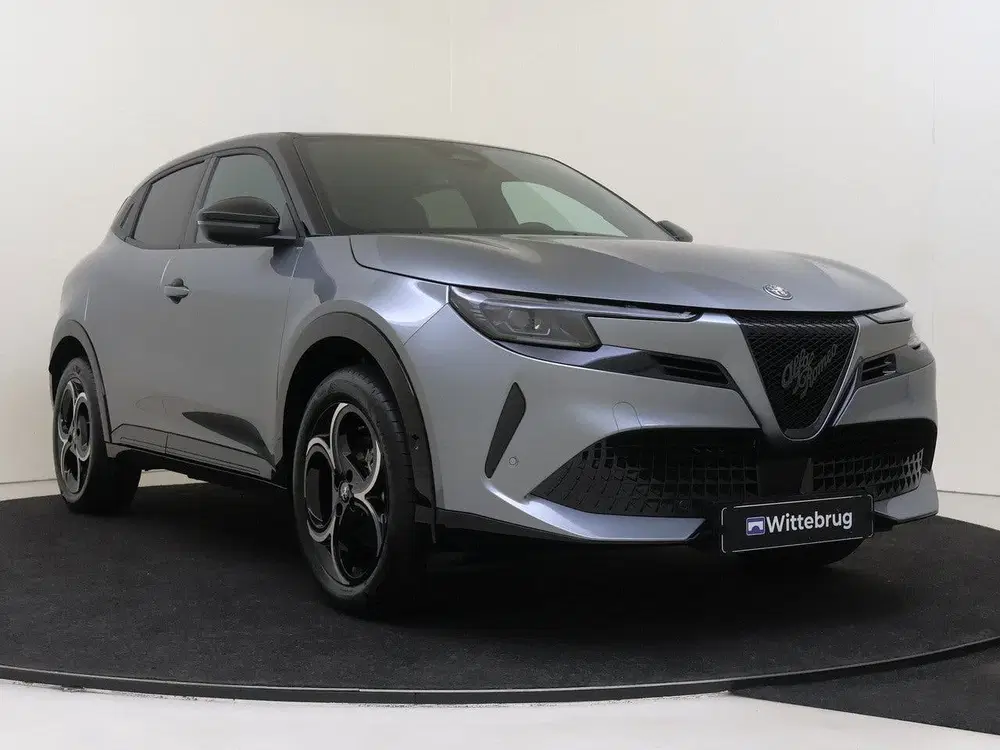Alfa Romeo Junior Elettrica Ti 54 kWh Direct rijden uit 2026, foto 3